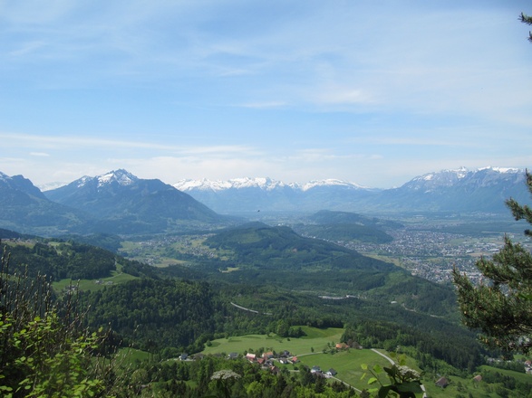 Blick vom Vitaschrofen ins Rheintal