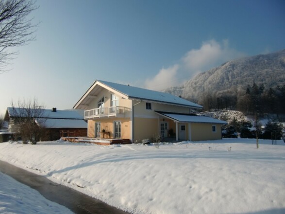 Haus Schmid im Winter