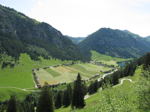 Großsteg mit der charakteristischen Ringbebauung
