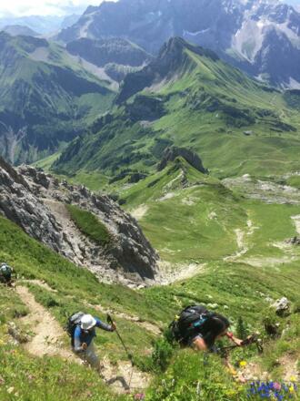 Die letzten steilen Meter zum Vorgipfel