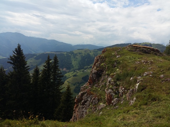 steile Felswand am Gamskögerl mit schönem Ausblick