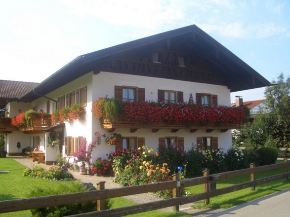 Ferienwohnung Laubhuber -Hausansicht-