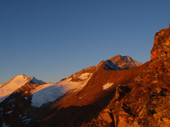 Schalfkogel und Firmisanschneide im ersten Licht