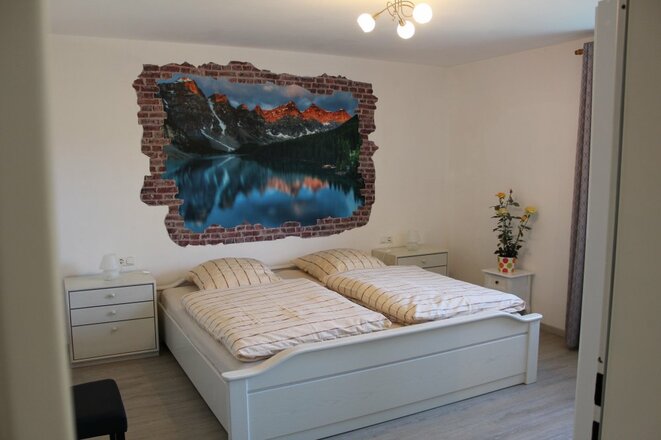 Großes Schlafzimmer