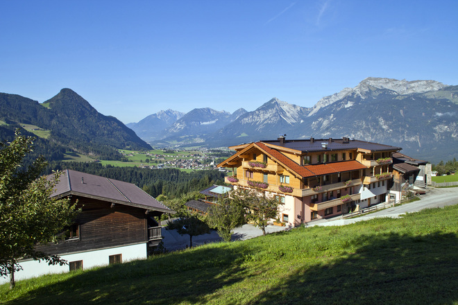 Pinzgerhof Hausansicht Sommer