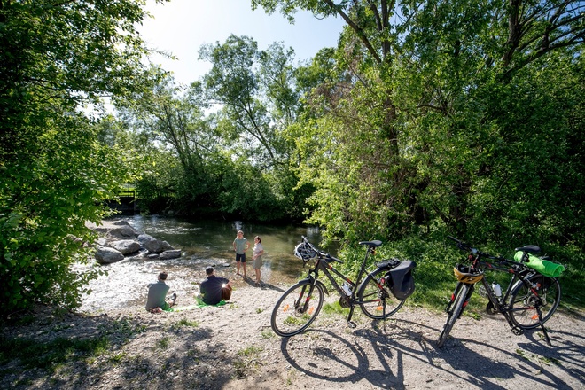 Radlerpause am Wasser