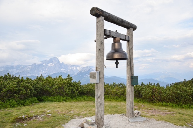 Wunschglocke am Gipfel