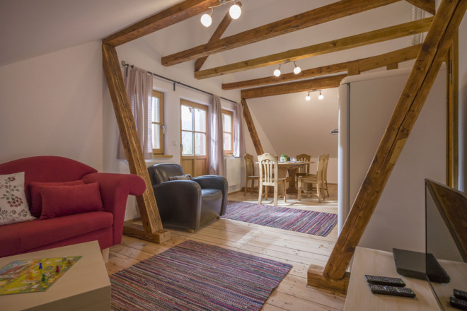 großer Wohn- und Essbereich