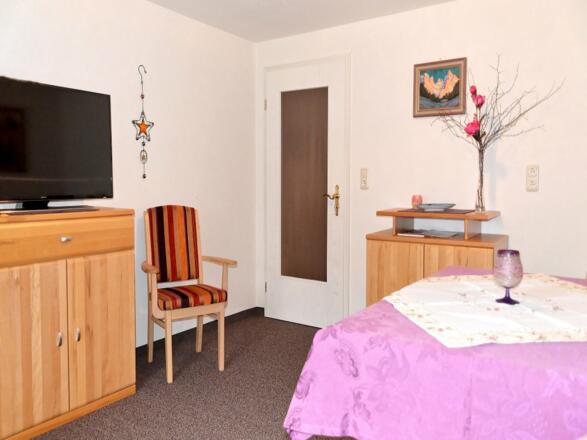 Wohnzimmer mit Südbalkon