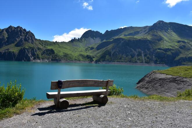 Rastplat am Lünersee-Rundweg
