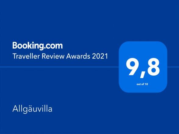 Booking Traveller Review