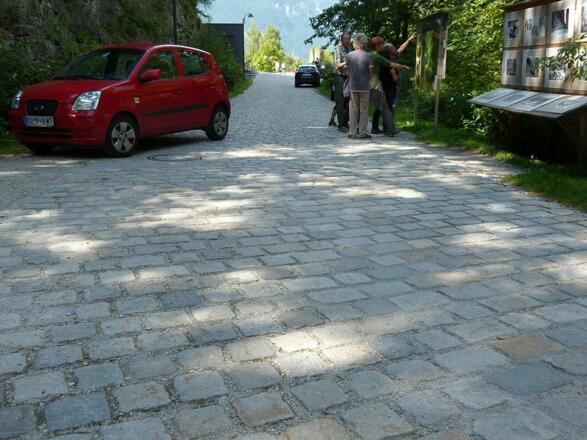 Kopfsteinpflaster beim Eingang der Klamm