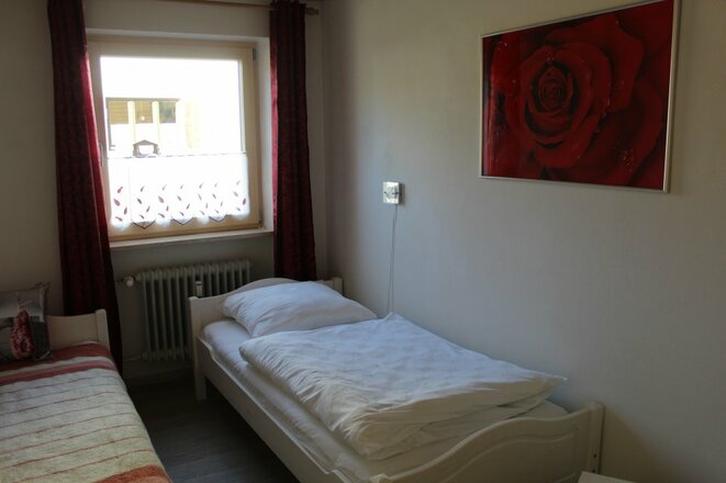 Schlafzimmer 3 mit zwei Einzelbetten