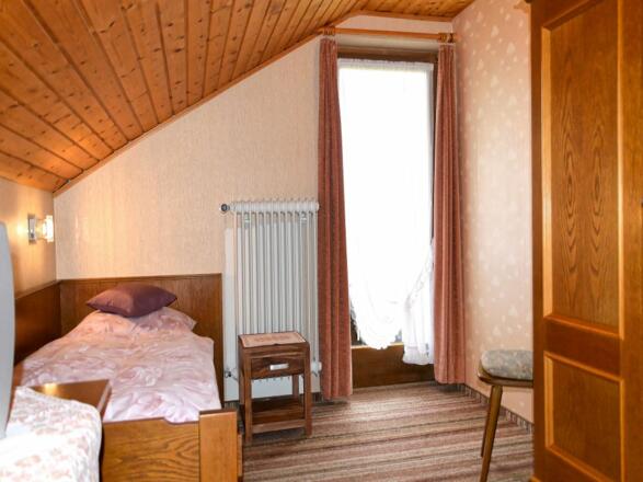 Einzelzimmer mit Bad/WC, Ostbalkon