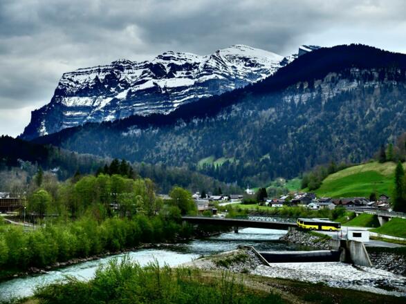 Bezegg mit Sicht auf die Kanisfluh