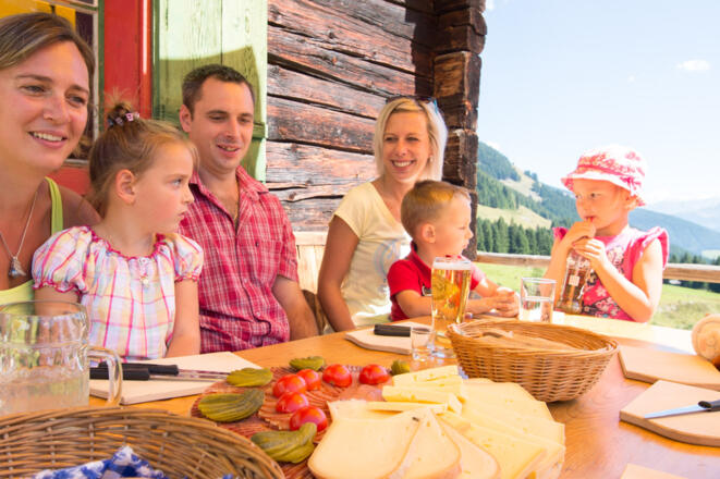 Regionale Schmankerl der bewirtschafteten Baumgartenalm