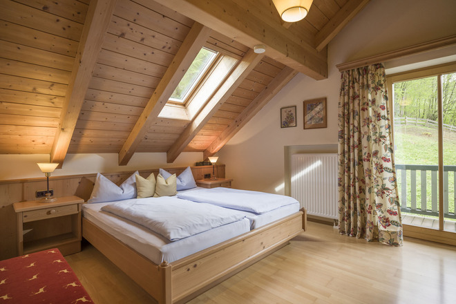 Schlafzimmer in der Feriewohnung im zweiten Obergeschoss