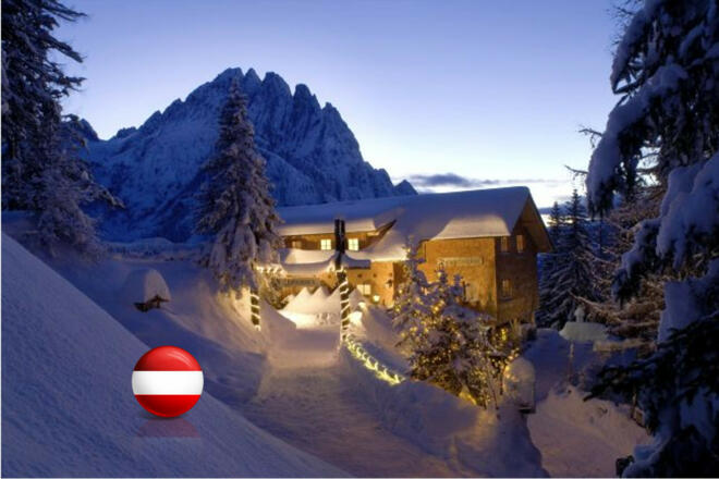 Dolomitenhütte 1602 M  in der Dämmerung