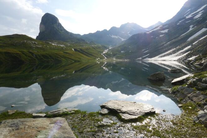 Die Gösleswand, im Vordergrund der Bödensee