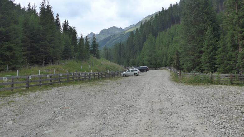 Der Parkplatz im Trojertal, Beginn der Tour