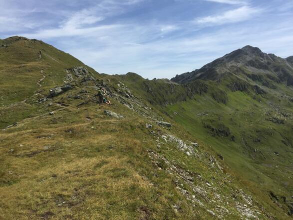 Blick vom Nafingjoch zur Halslspitze (links) und Rastkogel (rechts)