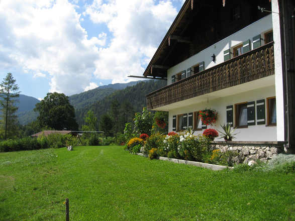 Das Schwarzenlehen mit Garten