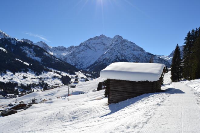 Am Höhenweg am Heuberg