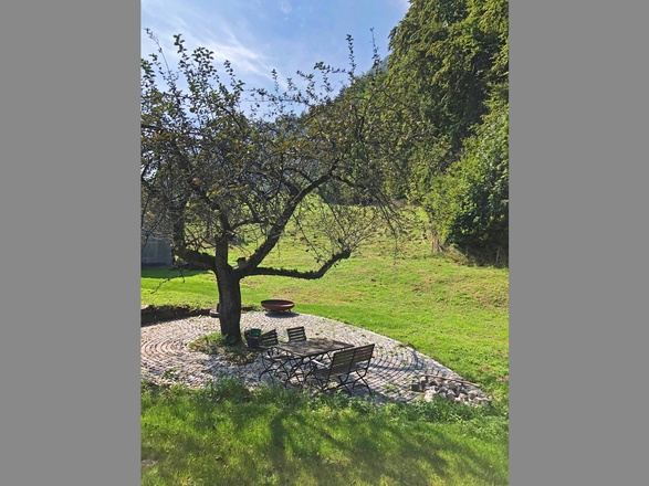 Cuka Designhome mit Garten