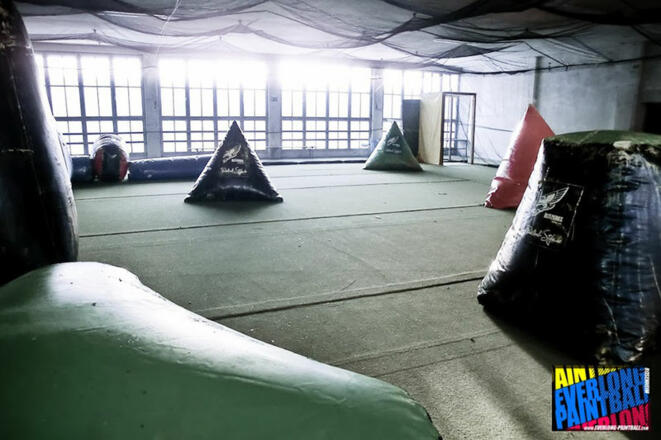 Feldumbau der Paintballhalle