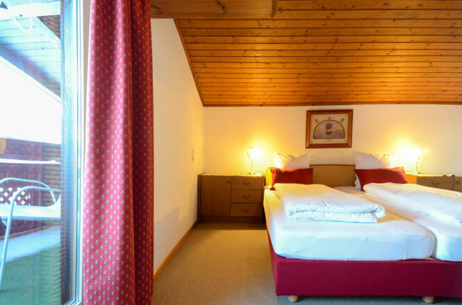 haus-strutzenberger-apartment-4-bedroom-and-balcony