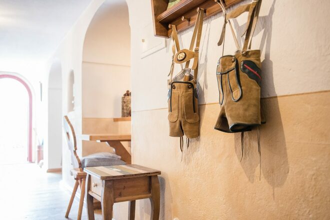 liebevoll bayerisch dekoriert