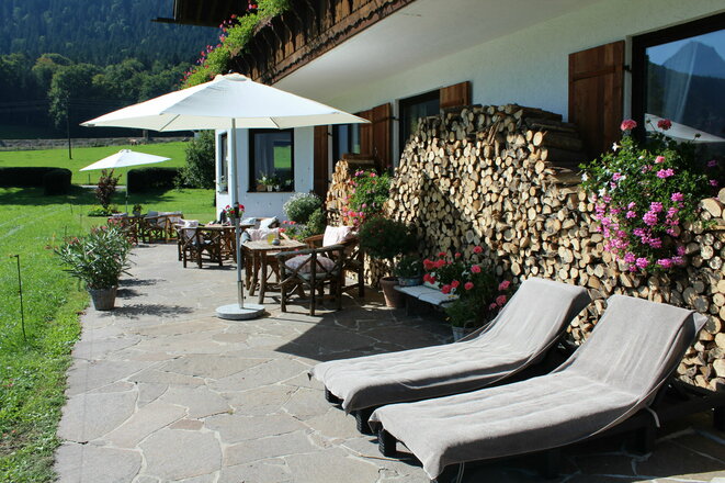 Genießen Sie entspannte Ruhemomente auf der Sonnenterrasse!