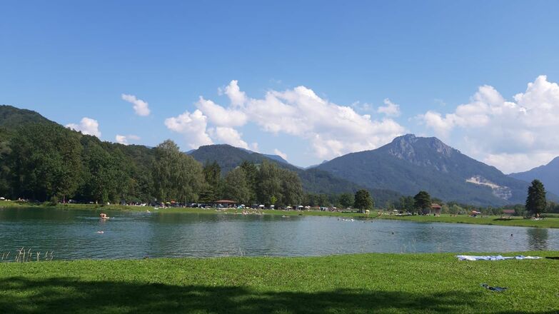 eine Radtour zu einem See in der Umgebung