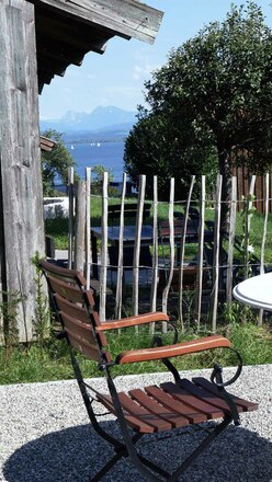 Sitzplatz mit Seeblick