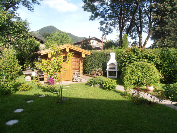 Garten mit Grillplatz