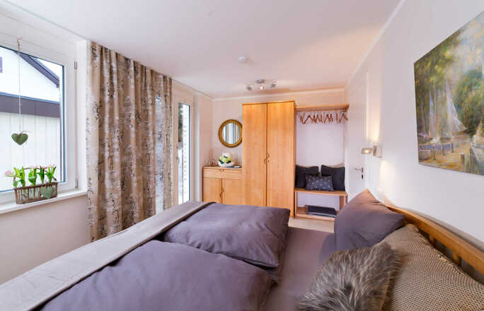 Schlafzimmer Erdgeschoss Ferienwohnung Eglwies