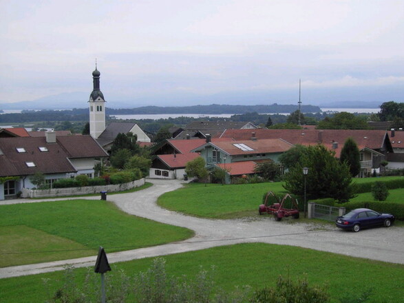 Blick auf Rimsting und den Chiemsee