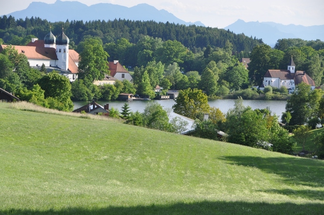 Blick auf das Kloster Seeon