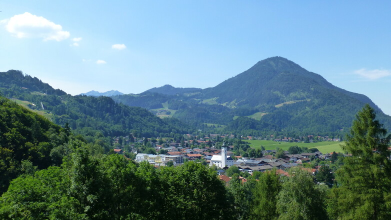Ortsansicht Oberaudorf mit Blick zum Wildbarren