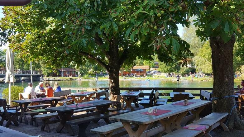 Biergarten des Gasthaus Neuwirt in Truchtlaching