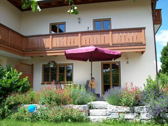 Die Ferienwohnungen befinden sich im separaten Haus