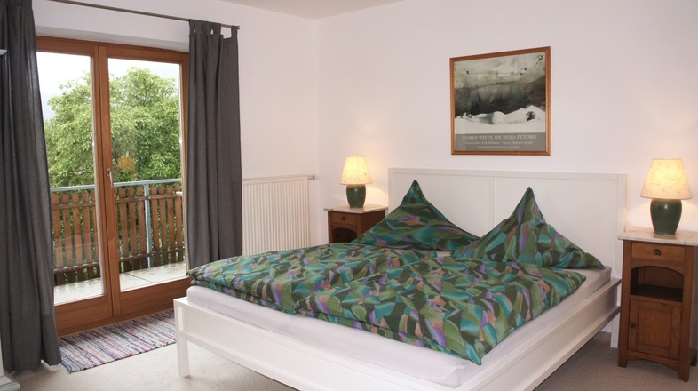 Schlafzimmer 1