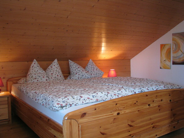 Schlafzimmer DG