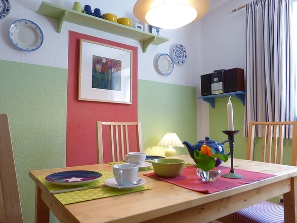 Küche Ferienwohnung Weiß-Blau