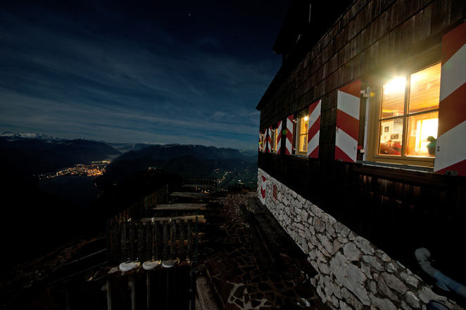 Gmundner Hütte bei Nacht
