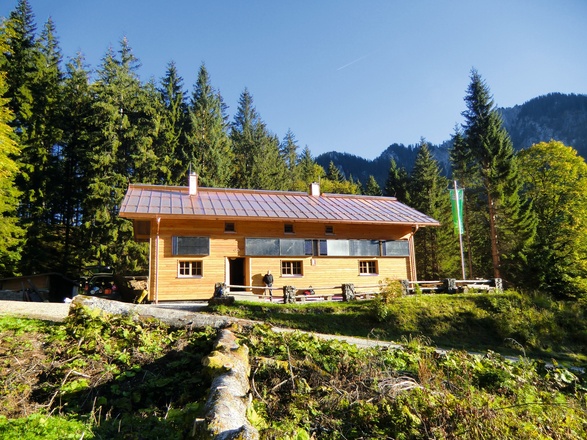 Südseite der FritzPutzHütte