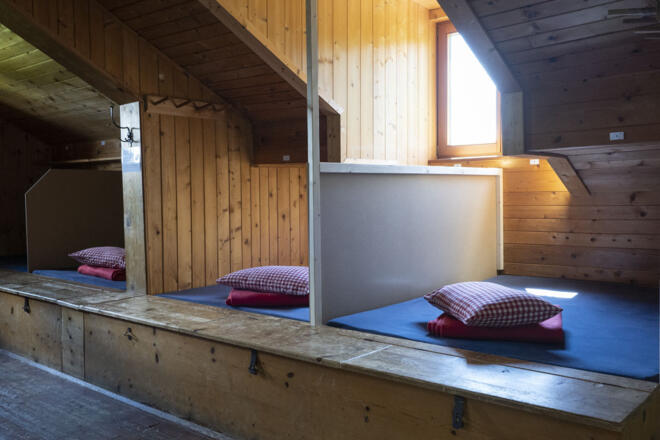 im Lager (mit COVID19 Maßnahmen)