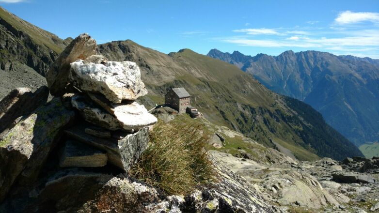 Steinmännchen und Erlanger Hütte