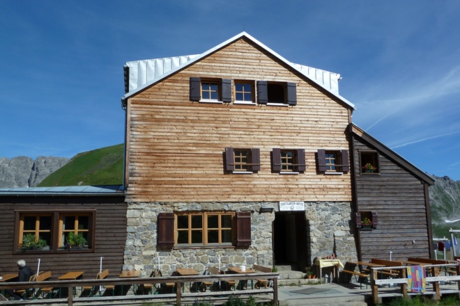 Stuttgarter Hütte (2310m)