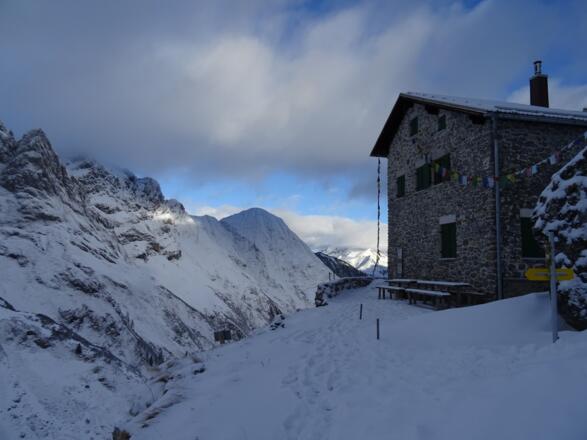 Simmshütte im Winterschlaf